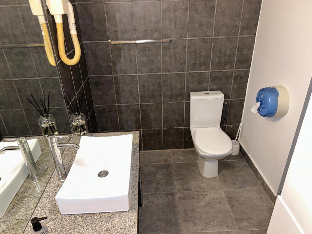 לה גוסייר Superbe Studio Avec Piscine, Au Coeur De La Marina! Village Soleil ! Proche Aeroport & Ferry מראה חיצוני תמונה