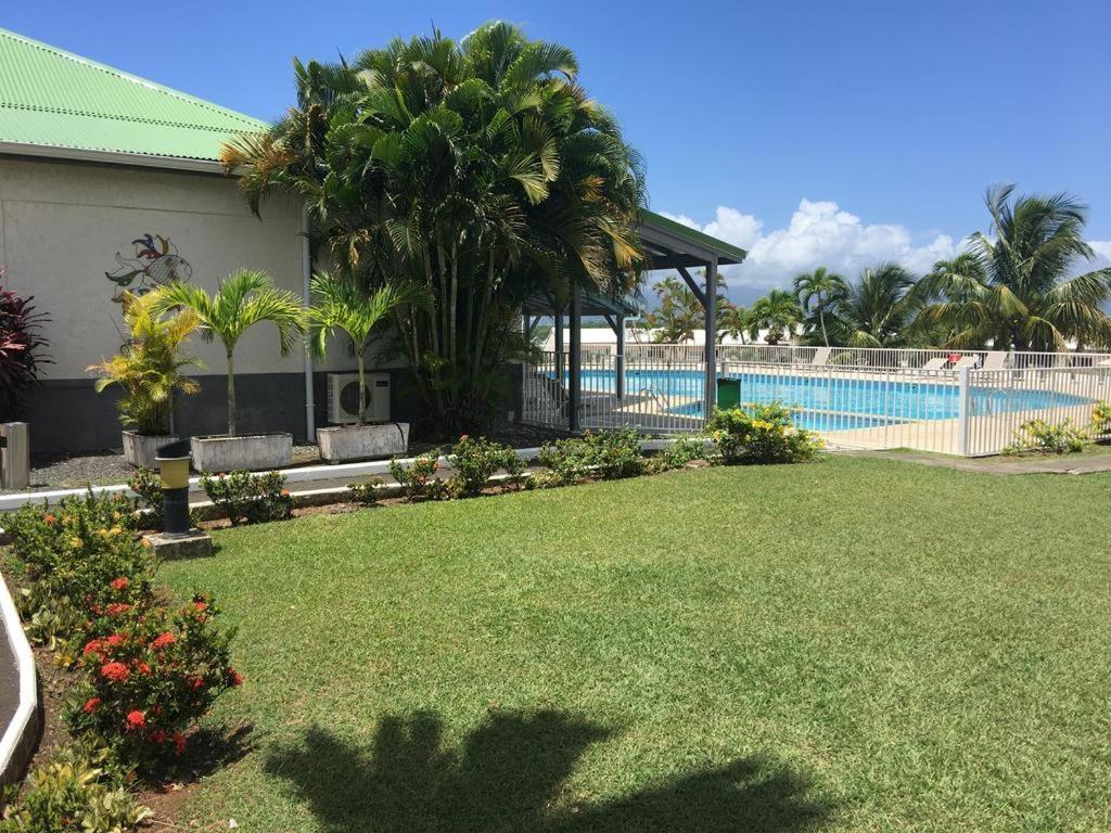 לה גוסייר Superbe Studio Avec Piscine, Au Coeur De La Marina! Village Soleil ! Proche Aeroport & Ferry מראה חיצוני תמונה