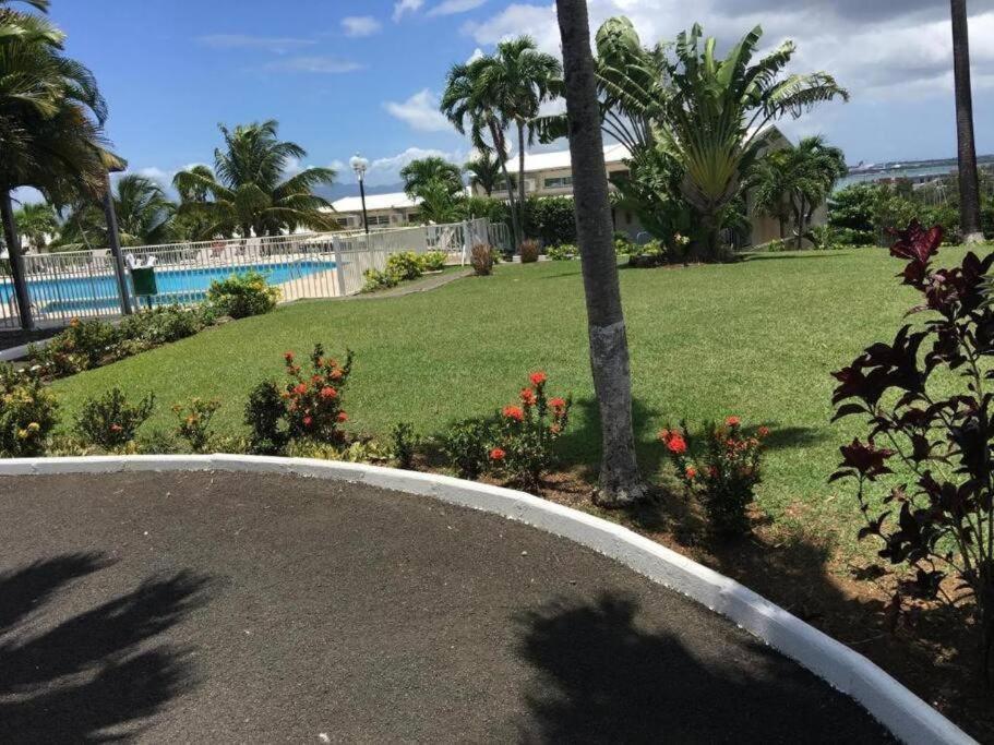 לה גוסייר Superbe Studio Avec Piscine, Au Coeur De La Marina! Village Soleil ! Proche Aeroport & Ferry מראה חיצוני תמונה