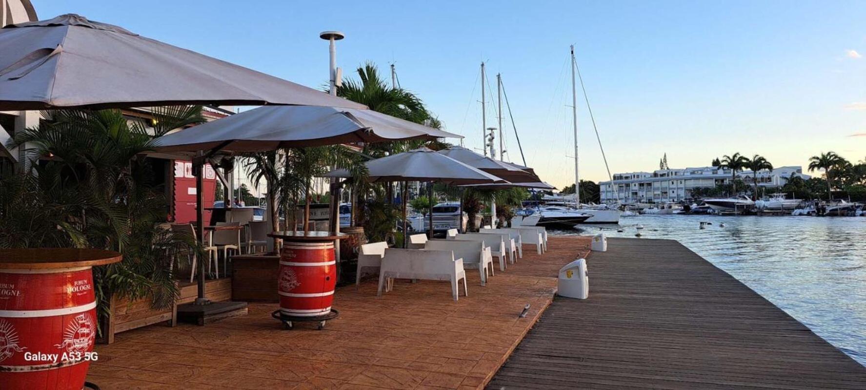 לה גוסייר Superbe Studio Avec Piscine, Au Coeur De La Marina! Village Soleil ! Proche Aeroport & Ferry מראה חיצוני תמונה